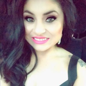 Meet your Posher, Rebeca